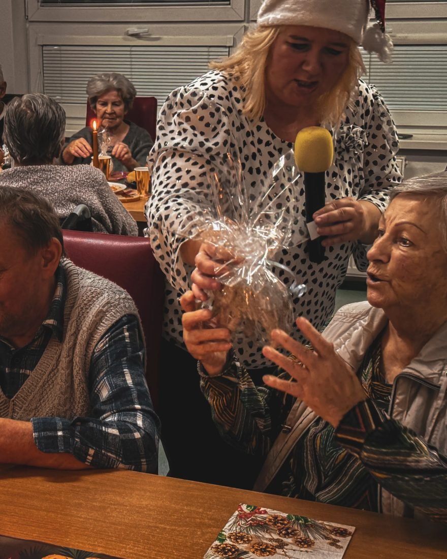 Vianočné seniorské podujatie – fotografia, Daniel Chalupka (17)